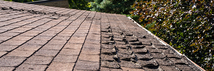 What are signs of a bad roof?