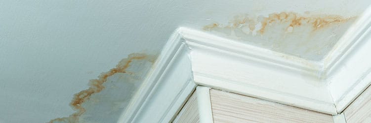 5 signs of water damage on the ceiling